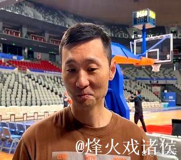 仅给2分钟出场时间,央视解说质疑,刘炜为何冷落阿不都?疑与1人有关 仅给2分钟出场时间,央视解说质疑,刘炜为何冷落阿不都?疑与1人有关